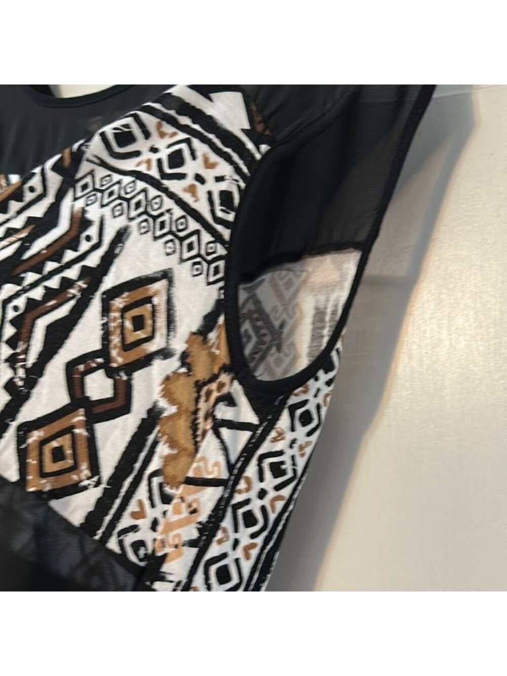 Black and White Geometric Women's Top - Picture 2 of 4